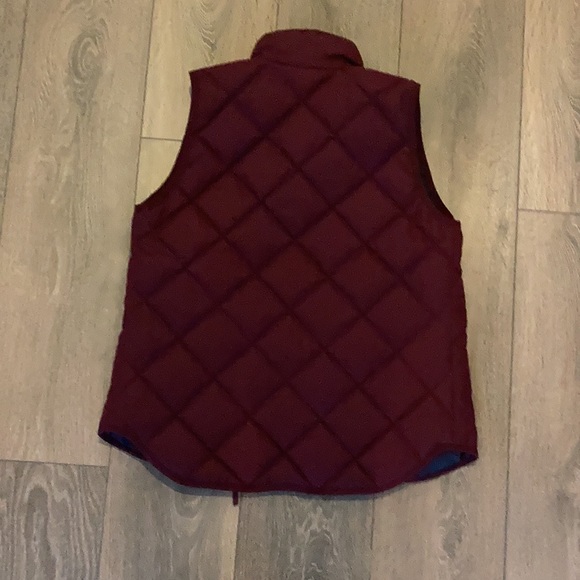 Maroon vest with navy lining and gold details - Picture 2 of 5